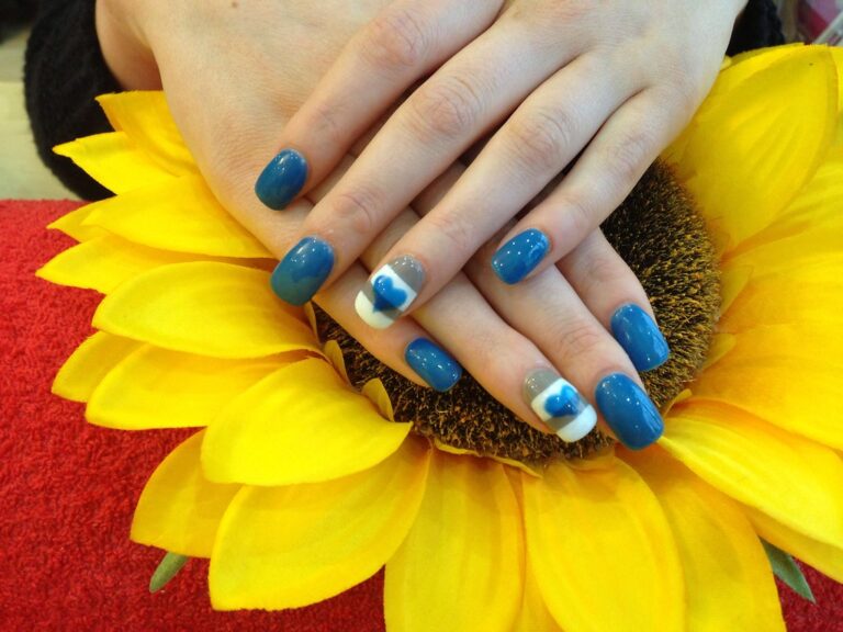 Cool and Mesmerizing: Blue Nail Designs for a Splash of Color