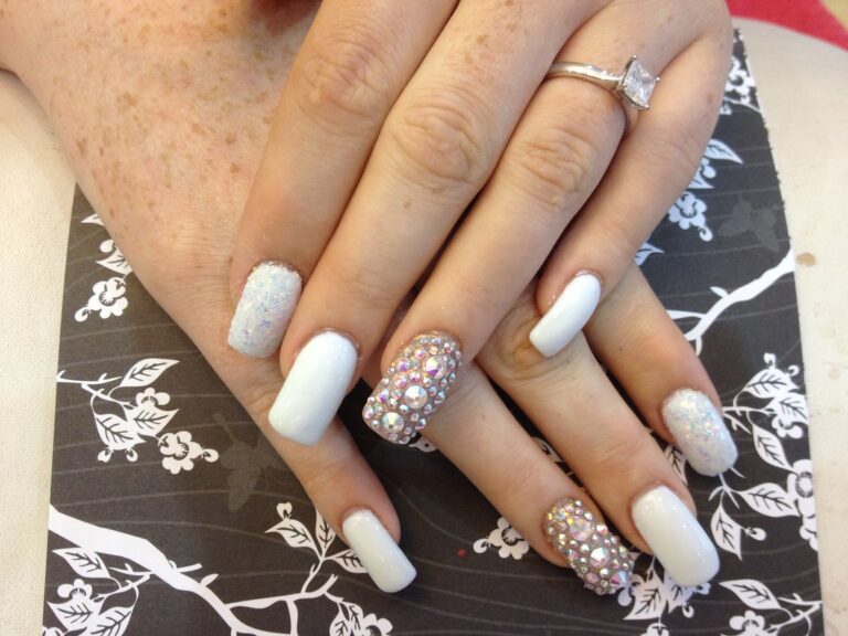 White Nail Designs: Classic and Elegant Choices