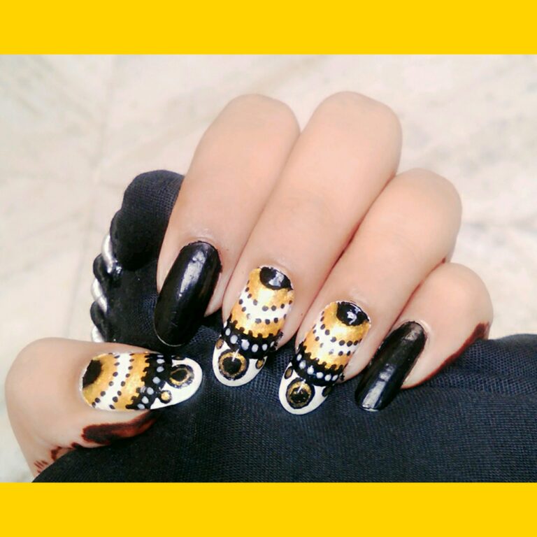 Timeless Black and Gold Nail Art